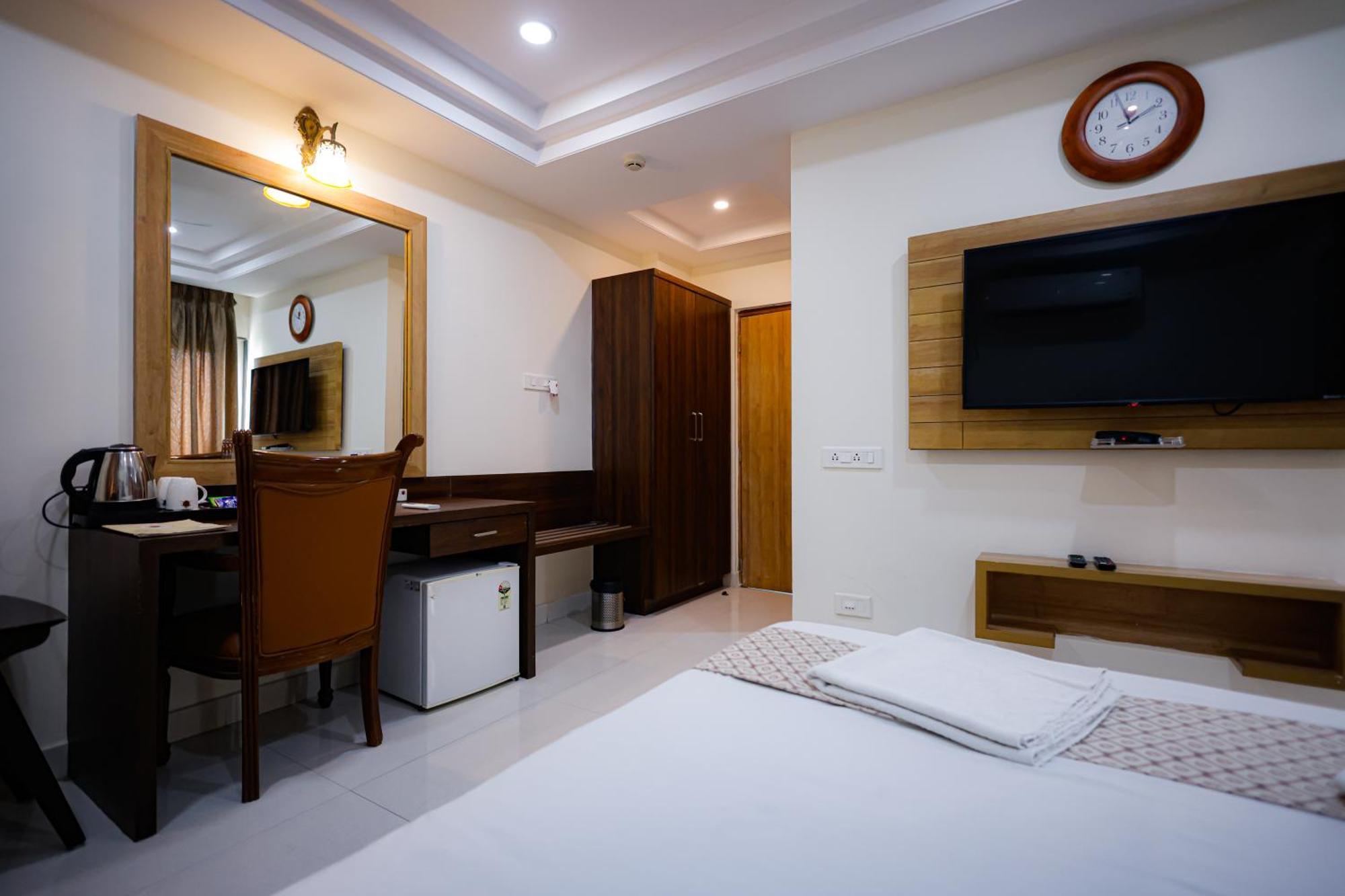 M Square Hotel Haydarabad Dış mekan fotoğraf