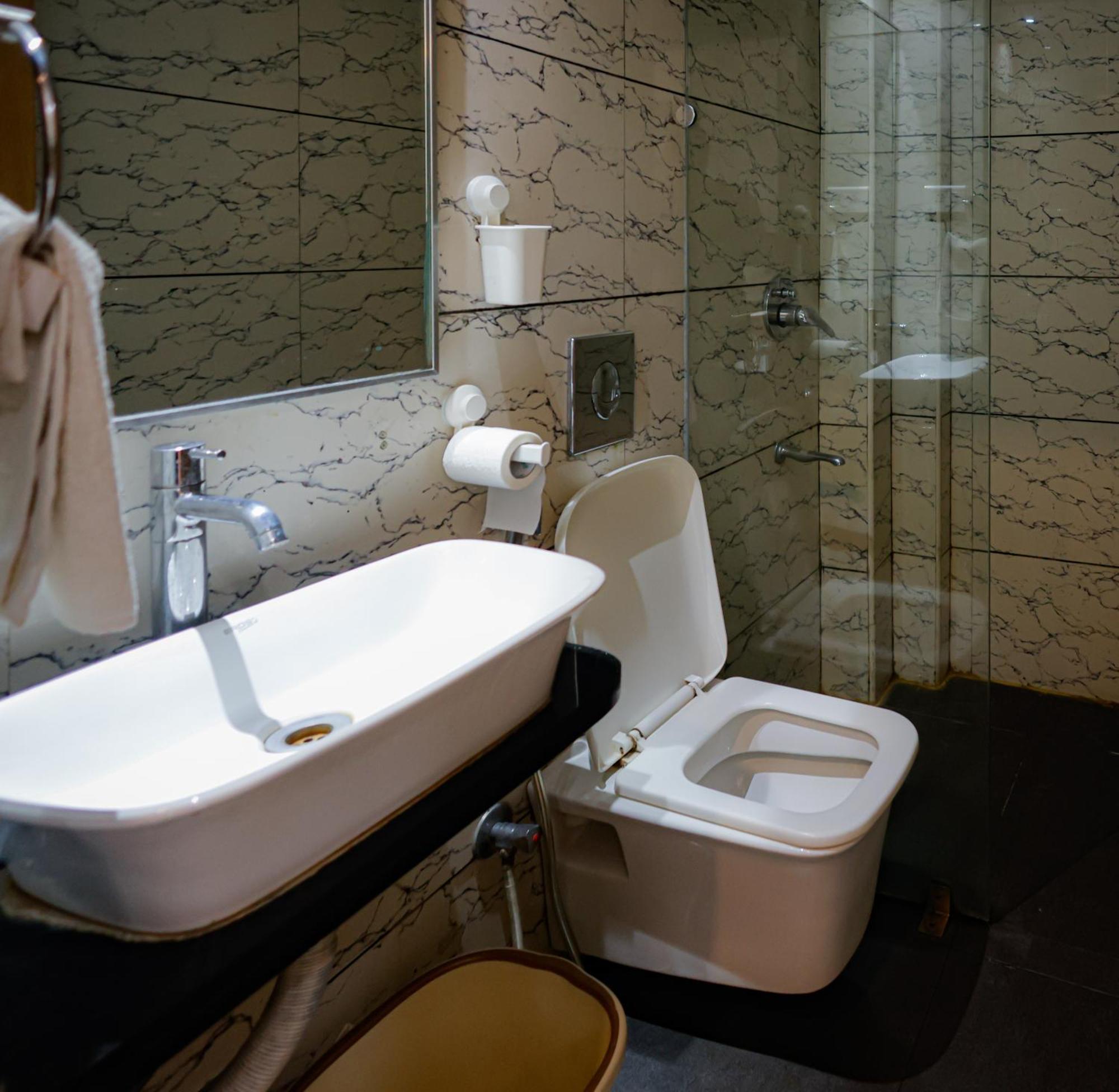 M Square Hotel Haydarabad Dış mekan fotoğraf