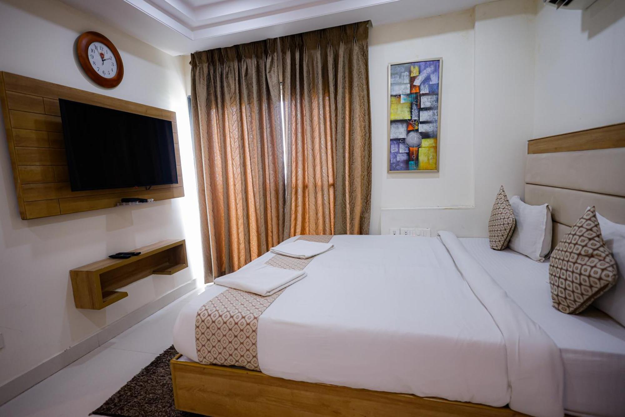 M Square Hotel Haydarabad Dış mekan fotoğraf